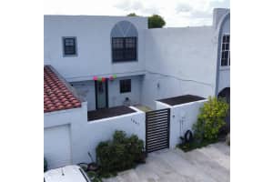 1060 W 43rd Pl #40, Hialeah, FL 33012, Sold 12/11/24