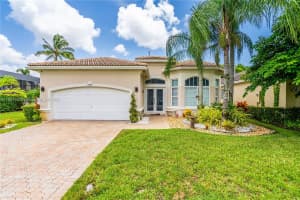19402 SW 68th St, Fort Lauderdale, FL 33332, Sold 12/16/24