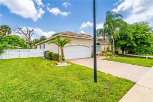 19402 SW 68th St, Fort Lauderdale, FL 33332, Sold 12/16/24