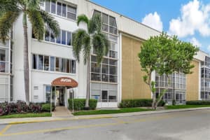 3040 NE 16th Ave # 104, Oakland Park, FL 33334, Sold 12/27/24