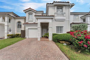 10921 NW 67th St, Doral, FL 33178, Sold 12/09/24