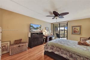 2814 N 46th Ave APT H676, Hollywood, FL 33021, Sold 01/27/25