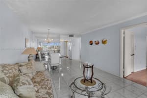 8130 Sunrise Lakes Blvd APT 309, Sunrise, FL 33322, - MLS#A11682537