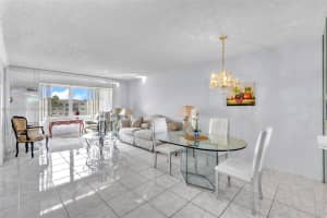 8130 Sunrise Lakes Blvd APT 309, Sunrise, FL 33322, - MLS#A11682537