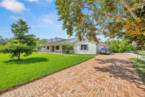2001 SW 112th Ave, Davie, FL 33325, Sold 01/31/25