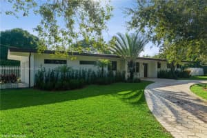 8135 Sw 136th St, Pinecrest
