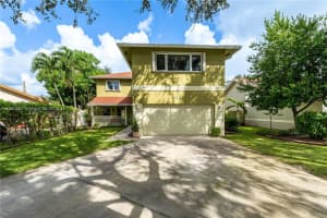 6591 SW 13th St, Plantation, FL 33317, Sold 04/04/25
