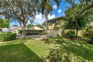 6591 SW 13th St, Plantation, FL 33317, Sold 04/04/25