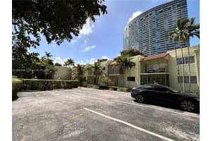 520 NE 38th St APT 10, Miami, FL 33137, Sold 03/05/25