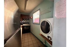 520 NE 38th St APT 10, Miami, FL 33137, Sold 03/05/25