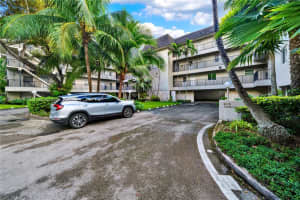 6815 Edgewater Dr APT 103, Coral Gables, FL 33133, Sold 01/22/25