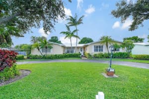 17640 SW 84th Ct, Palmetto Bay, FL 33157, Sold 11/27/24