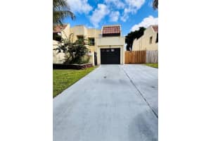 1760 Nw 58th Ave 7, Lauderhill