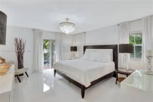 101 Sidonia Ave APT 202, Coral Gables, FL 33134, Sold 02/18/25