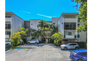 6904 N Kendall Dr APT F203, Pinecrest, FL 33156, Sold 12/06/24
