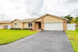 5221 King Arthur Ave, Davie, FL 33331, Sold 03/19/25