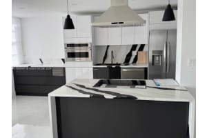 18021 Biscayne Blvd 1404, Aventura