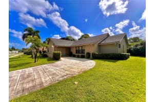 8320 E Waccamaw Ln E, Lake Worth