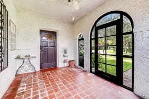 446 Aragon Ave, Coral Gables, FL 33134, Sold 11/08/24