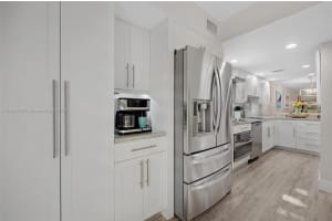 87200 Overseas Hwy Apartment P8, Islamorada, FL 33036, Sold 01/24/25