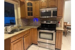 8501 NW 7th St, Pembroke Pines, FL 33024, Sold 03/21/25