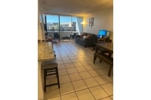 802 NW 87th Ave APT 418, Miami, FL 33172, Sold 01/30/25
