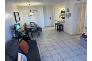 802 NW 87th Ave APT 418, Miami, FL 33172, Sold 01/30/25