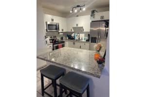 802 NW 87th Ave APT 418, Miami, FL 33172, Sold 01/30/25