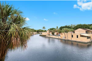 15442 Kippford Ct, Miami Lakes
