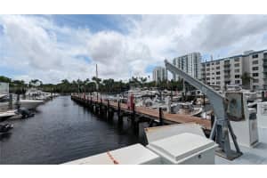 1700 Nw North River Dr Miami, FL 33125 Sold 04/16/25