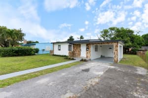 1204 NW 12th St, Fort Lauderdale, FL 33311, Sold 12/18/24
