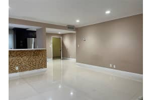 4848 Nw 24th Ct 118, Lauderdale Lakes