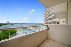 7904 West Dr 405, North Bay Village