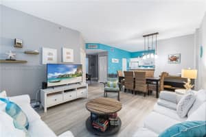 651 Okeechobee Blvd APT 202, West Palm Beach, FL 33401, - MLS#A11684655