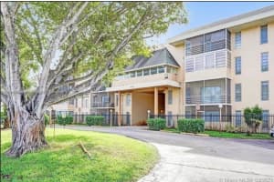 4848 NW 24th Ct APT 309, Lauderdale Lakes, FL 33313, Sold 01/16/25