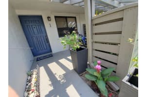 445 Lakeview Dr 1 Weston, FL 33326 - MLS#A11684710