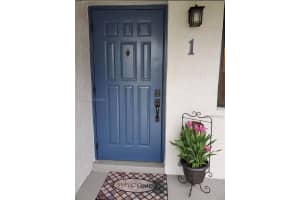 445 Lakeview Dr 1 Weston, FL 33326 - MLS#A11684710