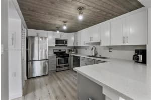 7133 SW 115th Pl APT G, Miami, FL 33173, Sold 03/20/25
