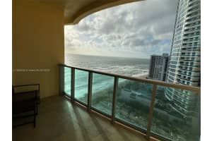 MLS# A11685035, Hollywood, Florida 33019