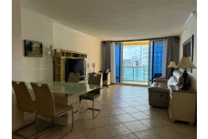 MLS# A11685035, Hollywood, Florida 33019