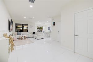 10275 W 32nd Ln, Hialeah, FL 33018, Sold 12/27/24