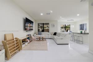 10275 W 32nd Ln, Hialeah, FL 33018, Sold 12/27/24