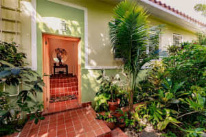 910 Lenox Ave., Miami Beach, FL 33139, Sold 01/10/25