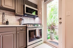 910 Lenox Ave., Miami Beach, FL 33139, Sold 01/10/25
