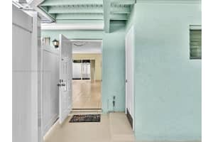 9185 SW 5th St APT B, Boca Raton, FL 33428, Sold 12/27/24