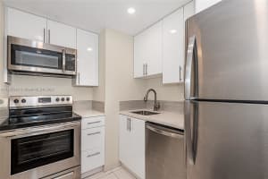 2899 Collins Ave APT 1042, Miami Beach, FL 33140, Sold 05/07/25