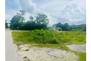 805 E 6 St Lehigh Acres, FL 33972 - MLS#A11685362