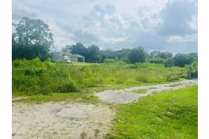 805 E 6 St Lehigh Acres, FL 33972 - MLS#A11685362