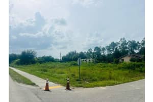 601 Lake Ave Lehigh Acres, FL 33972 - MLS#A11685387