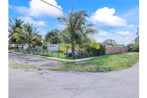 710 E 39th St, Hialeah, FL 33013, - MLS#A11685400